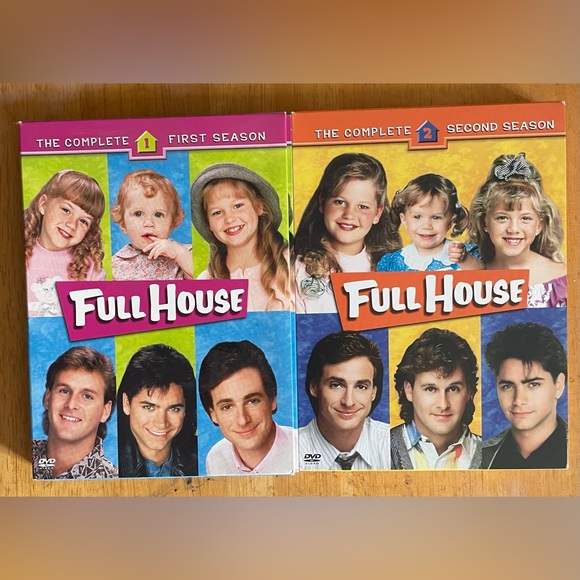 Warner Bros. Other - Warner Bros Full House DVD Collection Red and Orange GUC